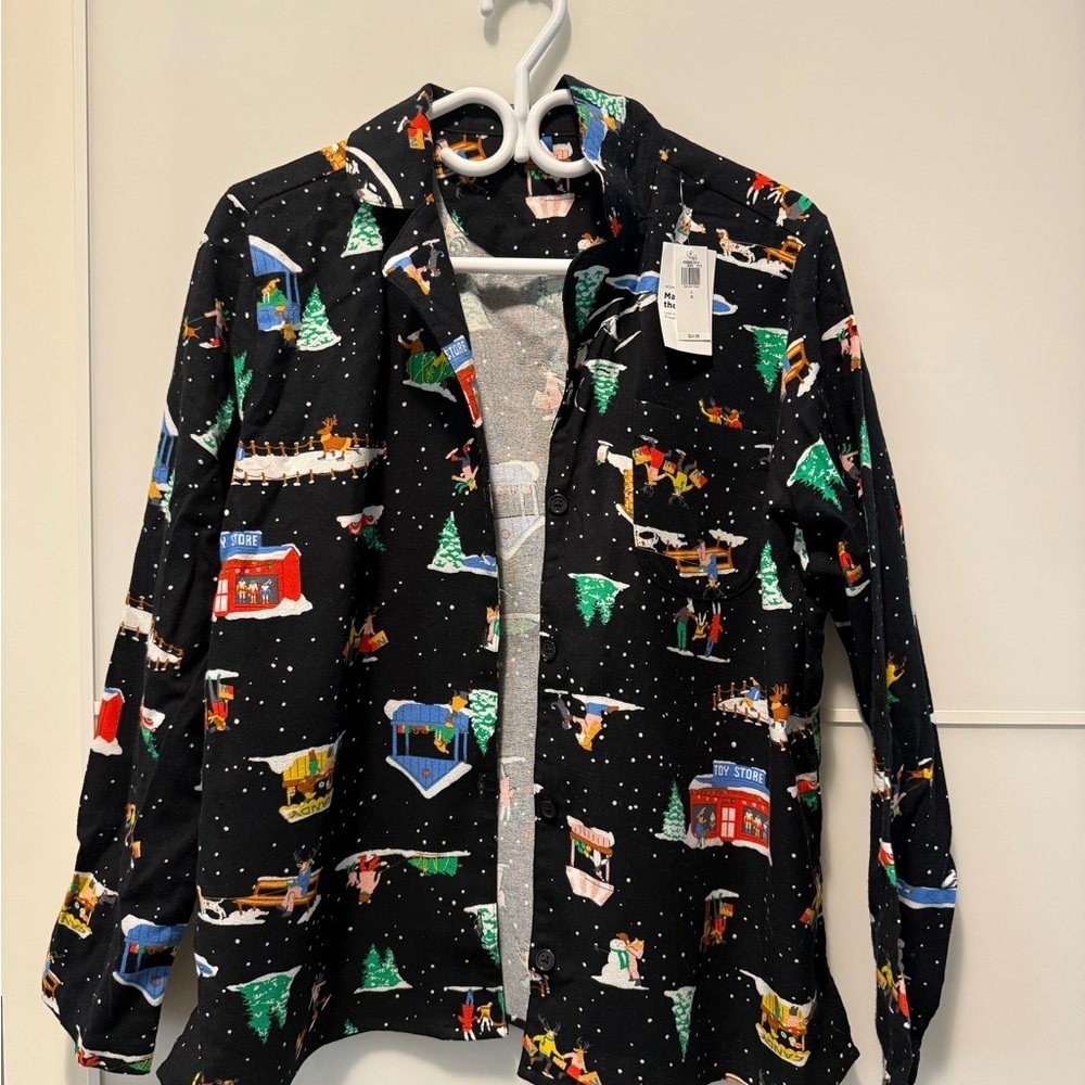 Old Navy Black Very Soft Christmas Button Down Shirt